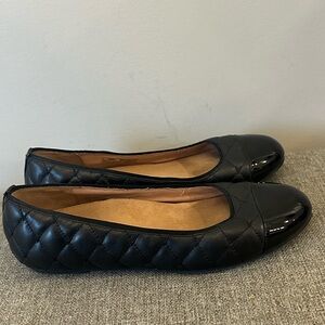 Vionic Black Quilted Leather Cap-Toe Ballet Flats